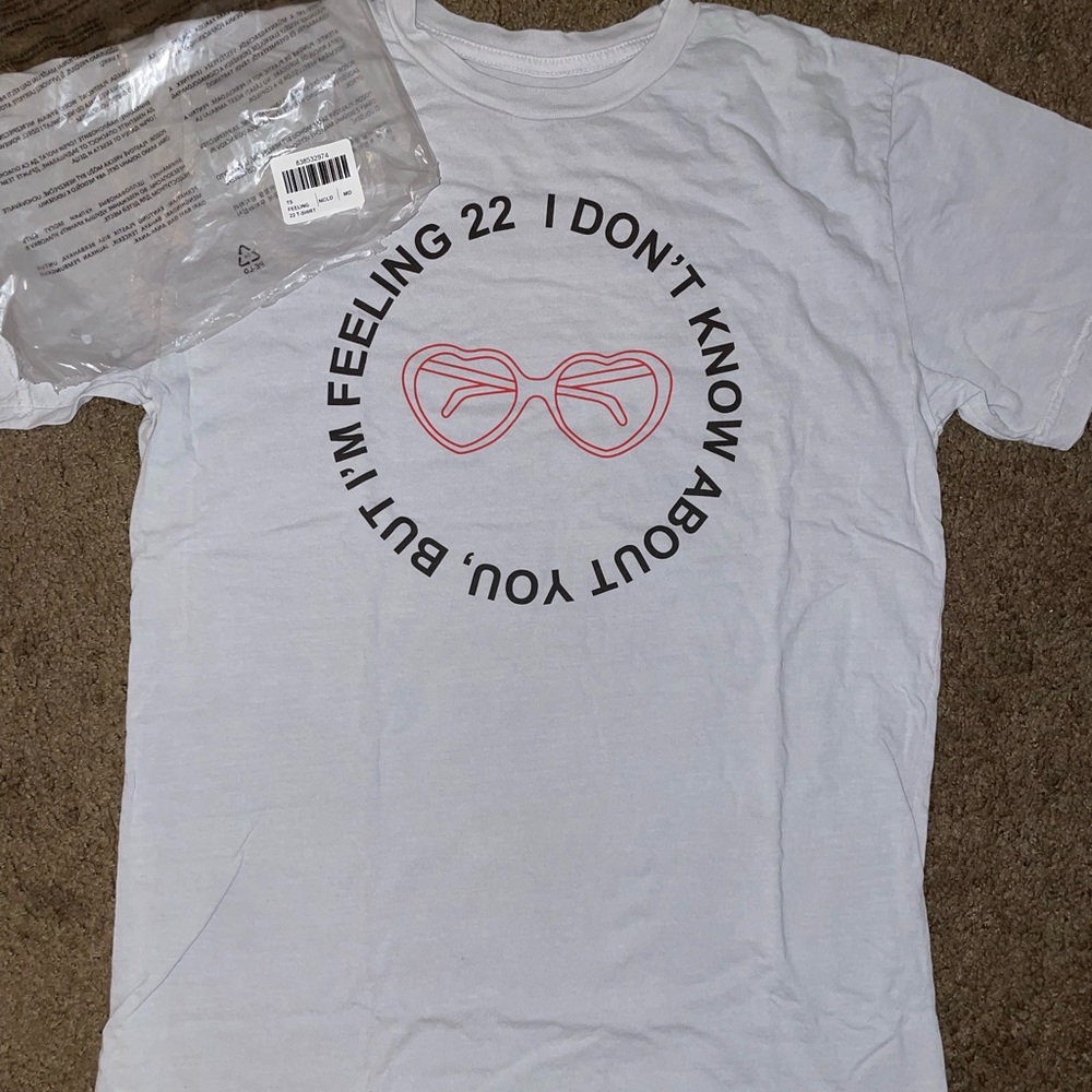 Taylor Swift “Feeling 22” t shirt